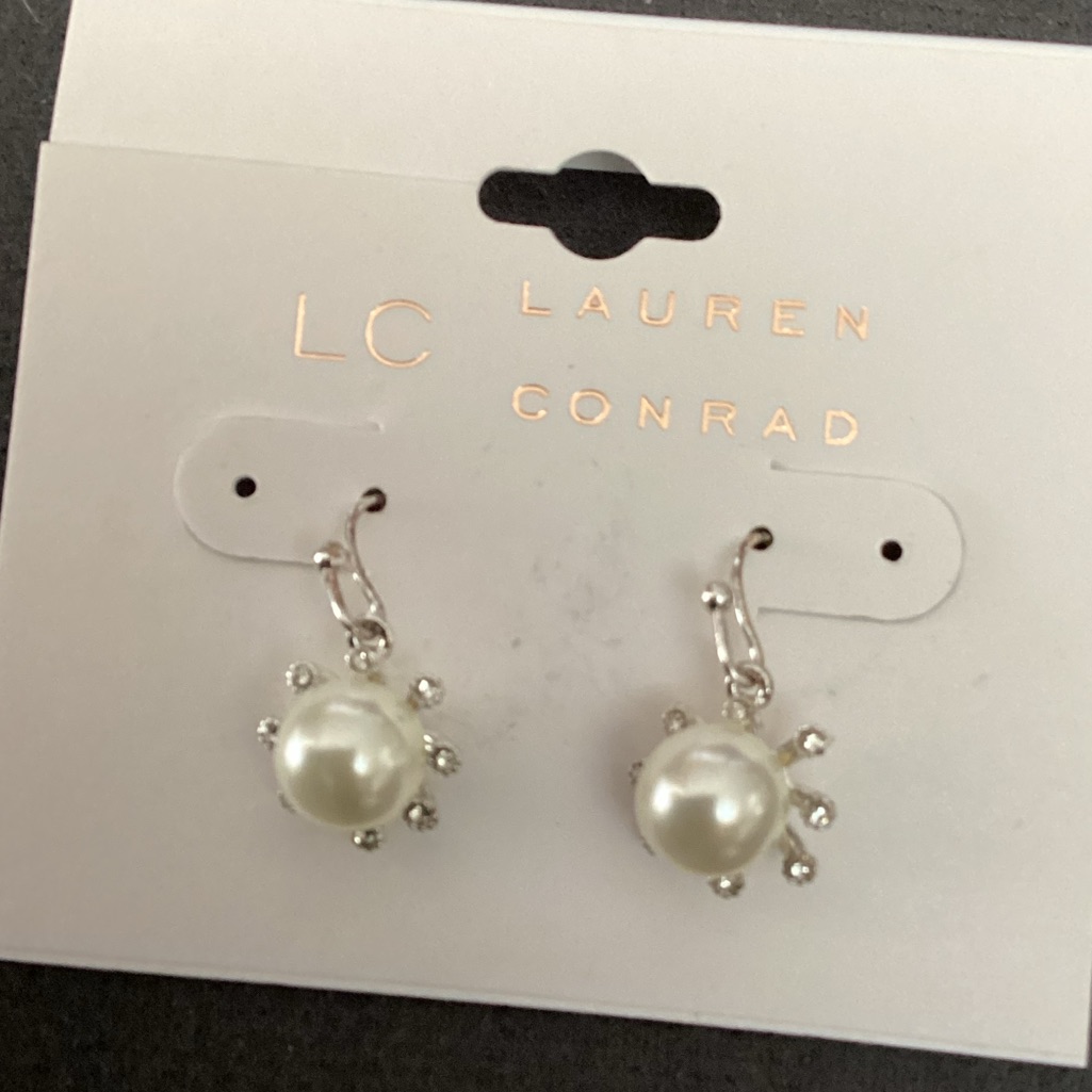 Lc Lauren Conrad Silver Pearl Earrings 12$